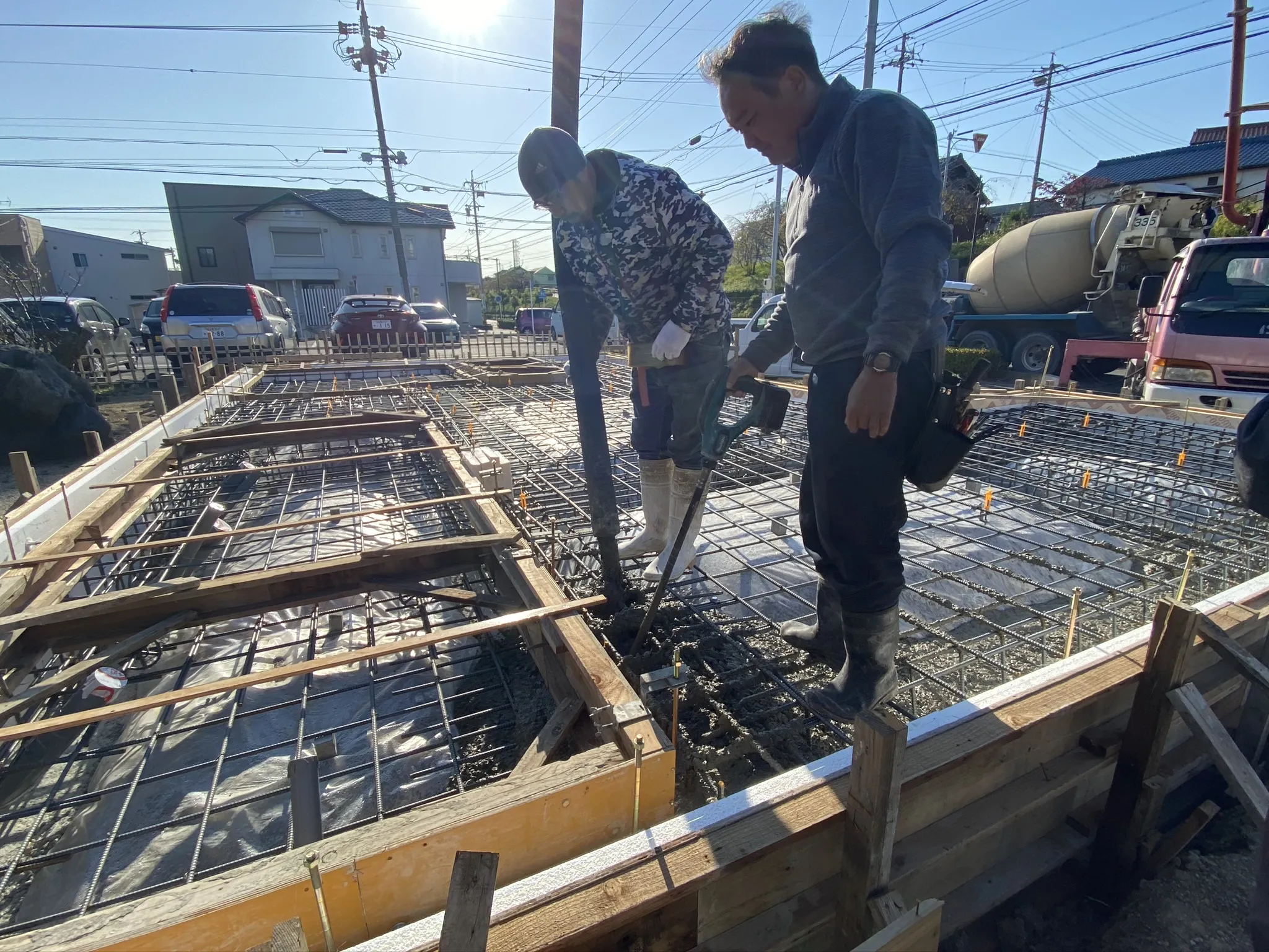 逆スラブ基礎のコンクリート打設写真