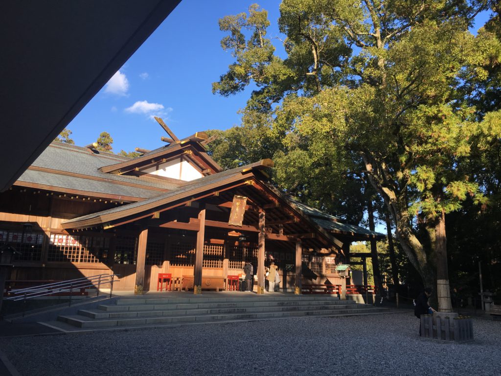 外壁の漆喰塗り始まりました