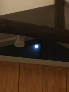 リノベーションモデルハウスのハイサイド窓からの月あかり
